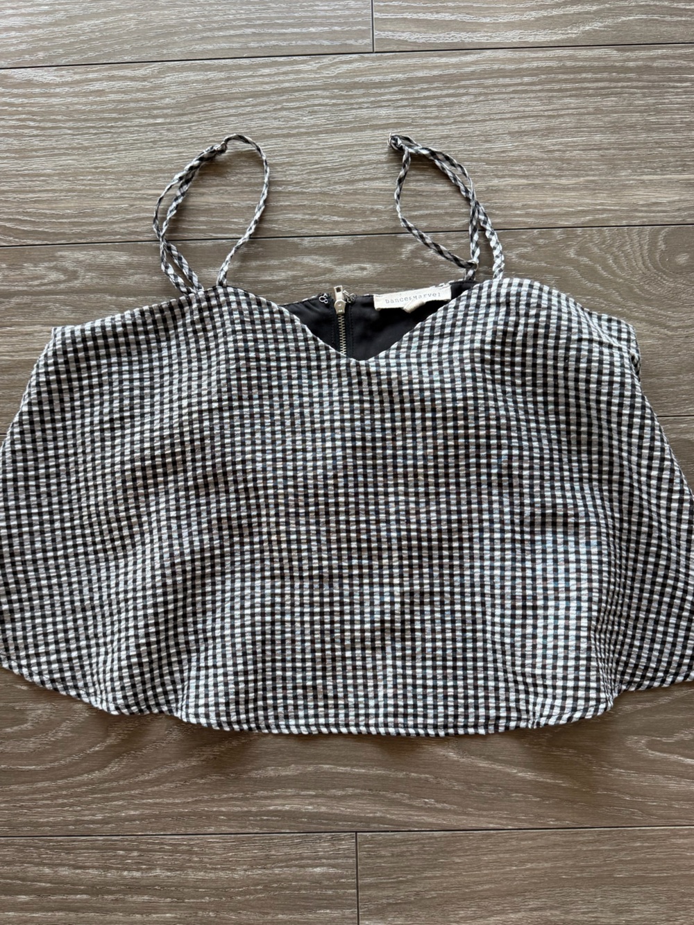 Gingham V-Neck Cropped Tank Top — Black & White